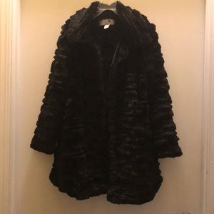 Girl’s Faux Fur Coat with Sparkle!